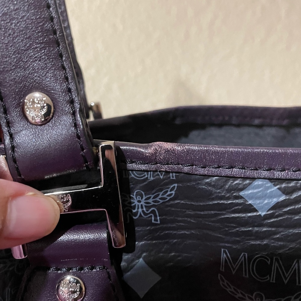 MCM Jumbo Shopping Tote - Picture 7 of 16